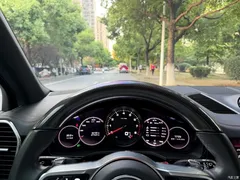 2023 Porsche Cayenne 3.0T Platinum, белый — фото 12