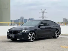 2021 BMW 6 Series GT 6 GT 630i M, чёрный — фото 1