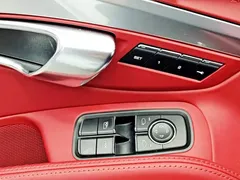 2022 Porsche 718 Boxster 2.0T, белый — фото 18