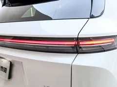 2025 Li Auto L7 Ultra, белый — фото 10