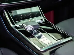2023 Audi Q8 55 TFSI, чёрный — фото 13