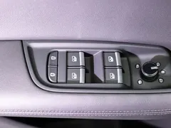2023 Audi Q8 55 TFSI, чёрный — фото 16
