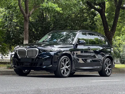 2023 BMW X5 xDrive 30Li M