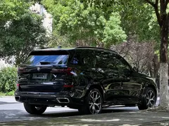2023 BMW X5 xDrive 30Li M, чёрный — фото 4