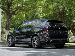 2023 BMW X5 xDrive 30Li M, чёрный — фото 5
