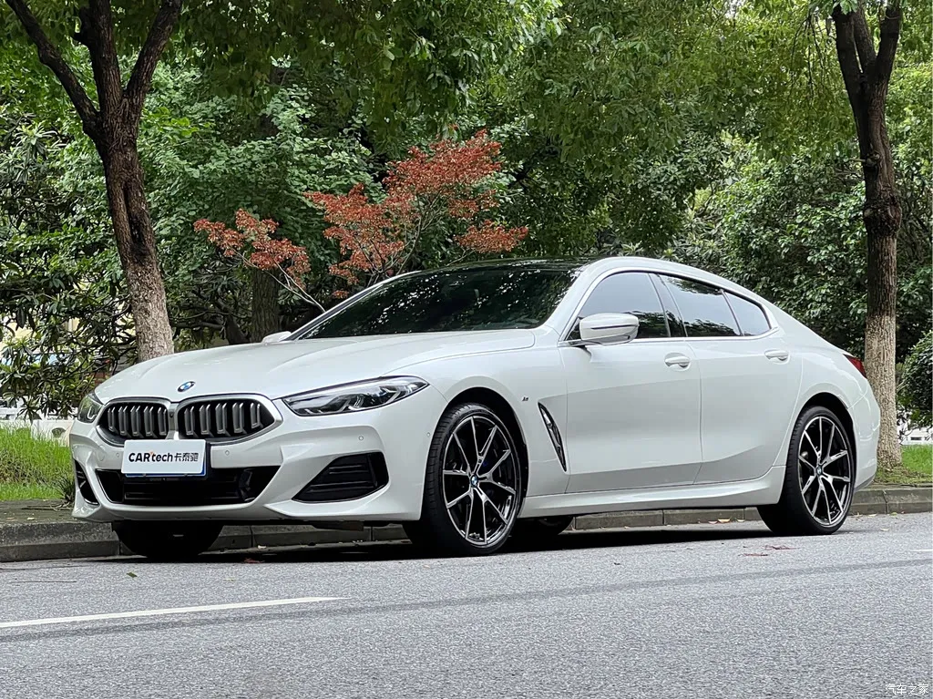 2022 BMW 8 Series 840i xDrive M