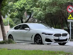 2022 BMW 8 Series 840i xDrive M, белый — фото 3