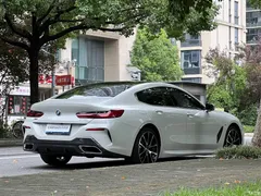 2022 BMW 8 Series 840i xDrive M, белый — фото 5