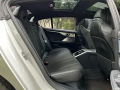 2022 BMW 8 Series 840i xDrive M, белый — фото 11