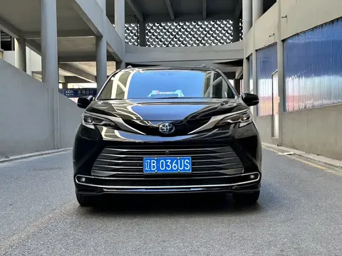 2023 Toyota Sienna 2.5L