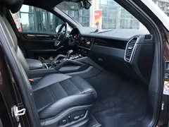 2022 Porsche Cayenne 3.0T Platinum, белый — фото 13