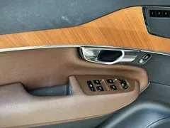 2022 Volvo XC90 7 — фото 11