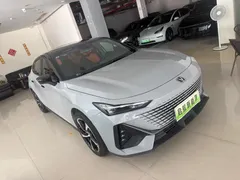 2023 Changan UNI-V iDD PHEV 1.5T 113km — фото 3