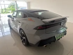 2023 Changan UNI-V iDD PHEV 1.5T 113km — фото 11