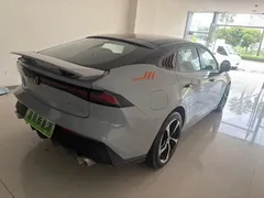 2023 Changan UNI-V iDD PHEV 1.5T 113km — фото 13