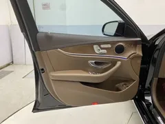 2023 Mercedes-Benz E-Class E 350 e L PHEV Sedan, чёрный — фото 16