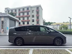 2025 Li Auto MEGA Ultra Smart Refresh — фото 4