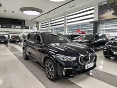 2022 BMW X5 30Li M, чёрный — фото 3