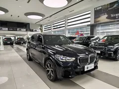 2022 BMW X5 40Li M Sport Package, чёрный — фото 2