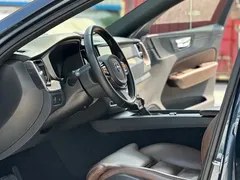 2021 Volvo XC60 4WD Luxury, синий — фото 10