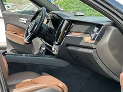 2021 Volvo XC60 4WD Luxury, синий — фото 12