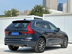 2021 Volvo XC60 4WD Luxury, синий — фото 13
