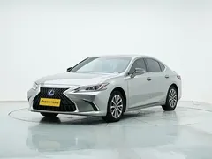 2021 Lexus ES 300h — фото 1