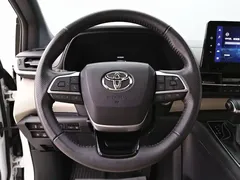 2022 Toyota Granvia 2.5L Hybrid, белый — фото 15