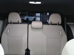 2022 Toyota Granvia 2.5L Hybrid, белый — фото 21