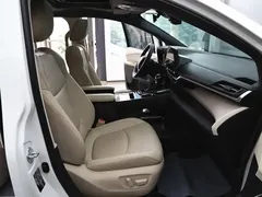 2022 Toyota Granvia 2.5L Hybrid, белый — фото 23