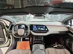 2024 Hongqi EH7 690 Pro, зелёный — фото 10