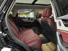 2025 Hongqi HS5 2.0T 2WD Pro, чёрный — фото 12
