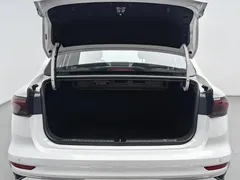 2023 Geely Emgrand 1.5L CVT, белый — фото 16