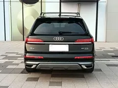 2022 Audi Q7 55 TFSI quattro S line, чёрный — фото 3