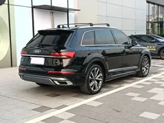 2022 Audi Q7 55 TFSI quattro S line, чёрный — фото 4