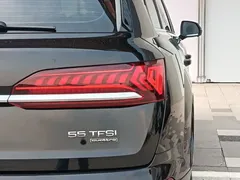 2022 Audi Q7 55 TFSI quattro S line, чёрный — фото 23