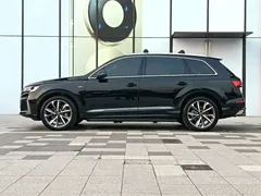 2022 Audi Q7 55 TFSI quattro S line, чёрный — фото 25