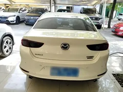 2021 Mazda 3 2.0L AT, белый — фото 6