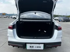 2025 BYD Qin L DM-i 120KM, белый — фото 10