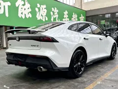 2023 Changan UNI-V 1.5T, белый — фото 11