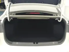 2023 Geely Emgrand 1.5L CVT, белый — фото 4
