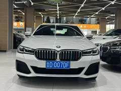 2021 BMW 5 Series 5 530Li xDrive M, белый — фото 2