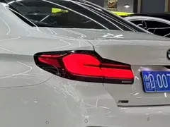 2021 BMW 5 Series 5 530Li xDrive M, белый — фото 8