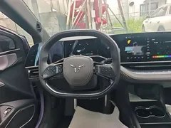 2024 Hongqi EH7 760 Pro+ 4WD — фото 15