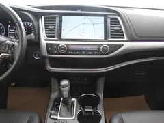 2021 Toyota Highlander 2.0T 4WD Luxury 7, белый — фото 11
