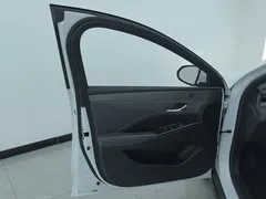2025 BYD Seal 05 55KM, белый — фото 7