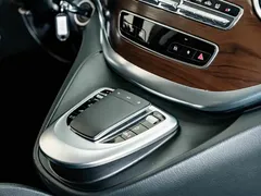 2021 Mercedes-Benz V-Class V 260, чёрный — фото 20