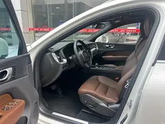 2023 Volvo XC60 4WD Luxury, белый — фото 6
