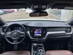 2023 Volvo XC60 4WD Luxury, белый — фото 8