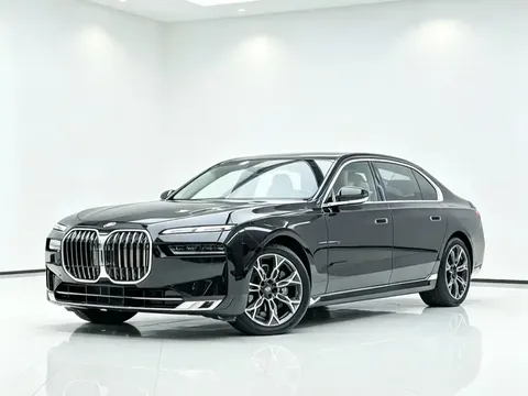 2023 BMW 7 735Li